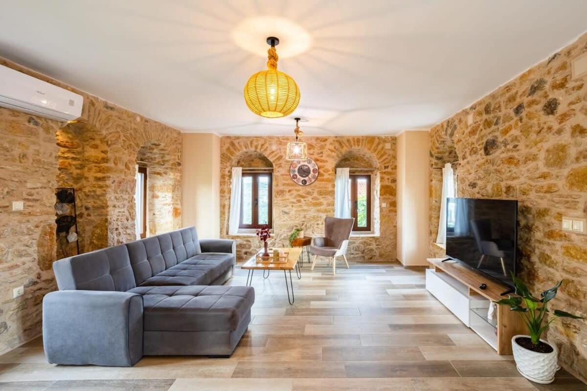Mantineia Stone Villa-An Ethereal Getaway Megali Mantineia Εξωτερικό φωτογραφία