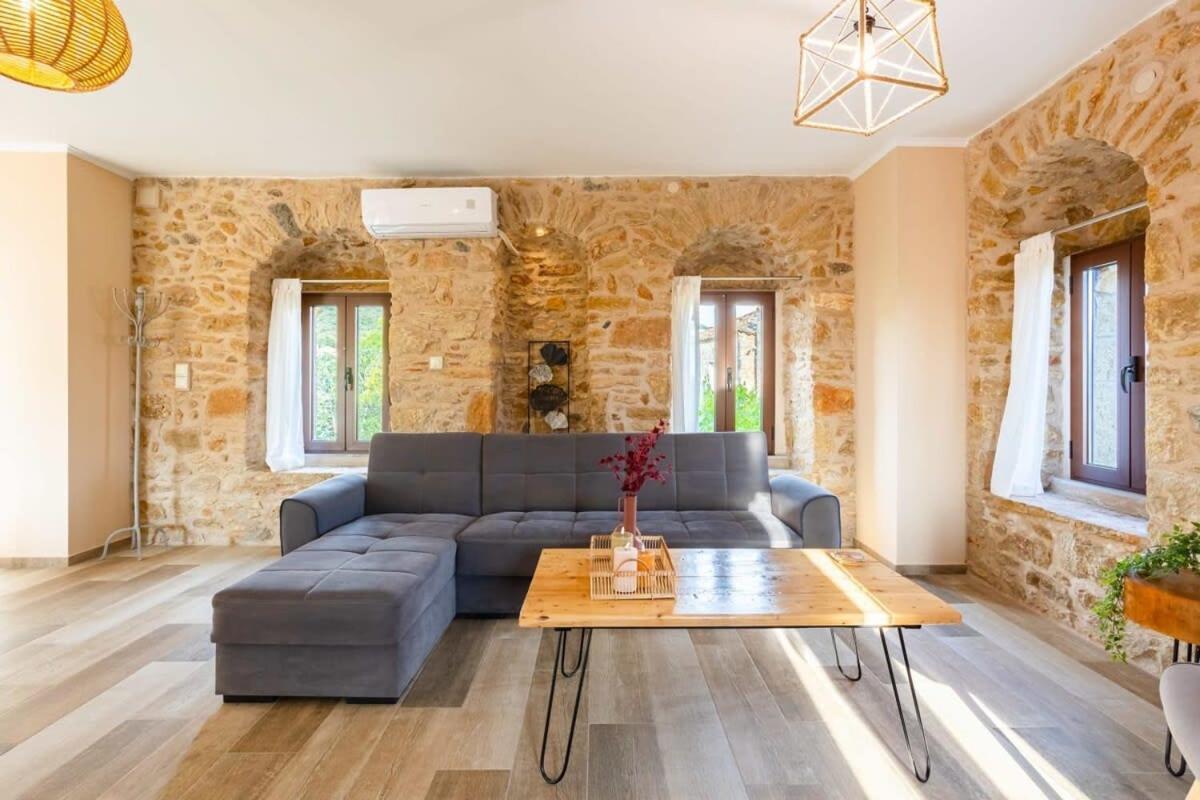 Mantineia Stone Villa-An Ethereal Getaway Megali Mantineia Εξωτερικό φωτογραφία