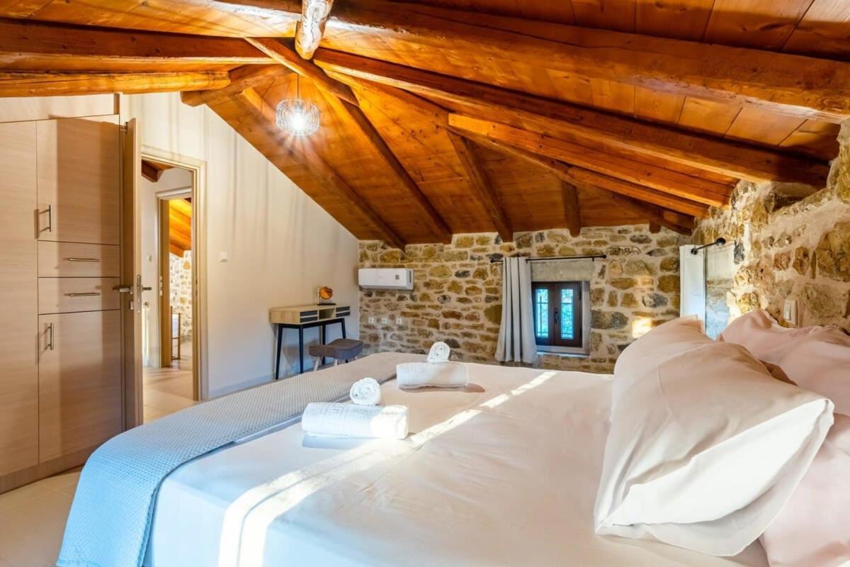 Mantineia Stone Villa-An Ethereal Getaway Megali Mantineia Εξωτερικό φωτογραφία