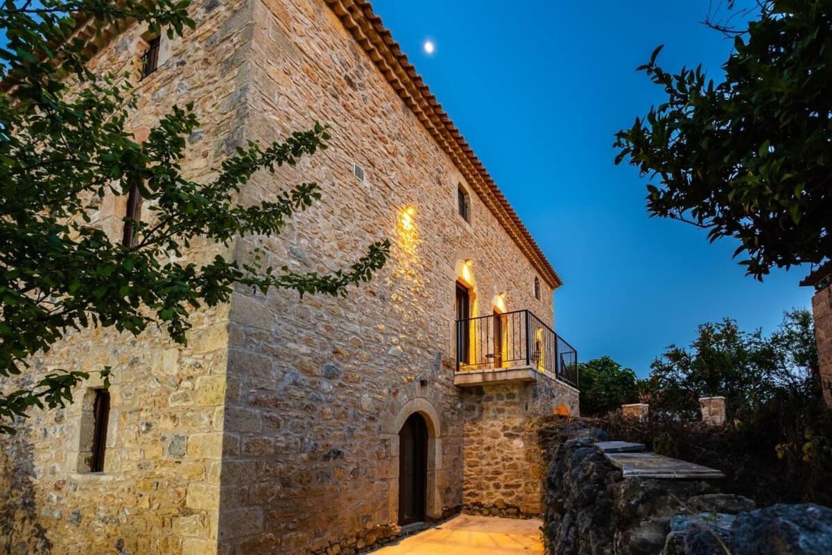 Mantineia Stone Villa-An Ethereal Getaway Megali Mantineia Εξωτερικό φωτογραφία